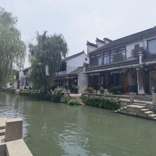假日大厦